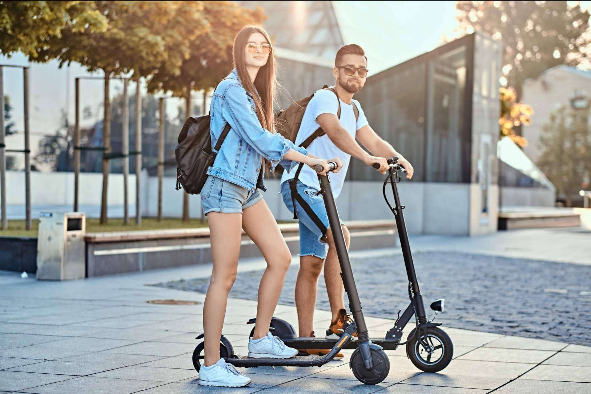 Verano en Barcelona: pasear con patinetes eléctricos con LYNX