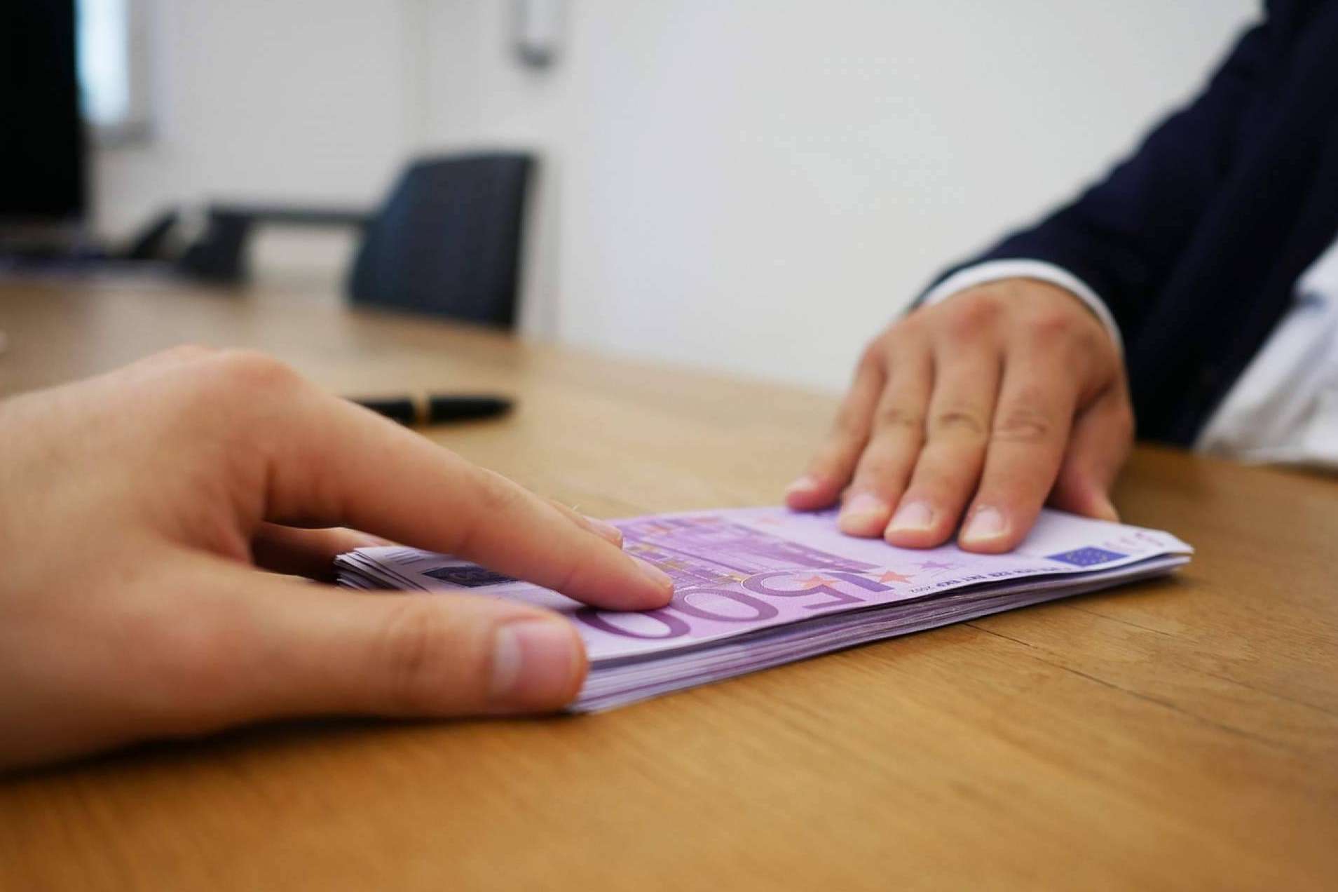 Losmejoresprestamos ofrece asesoramiento a sus clientes para poder acceder a una cuenta sin comisiones