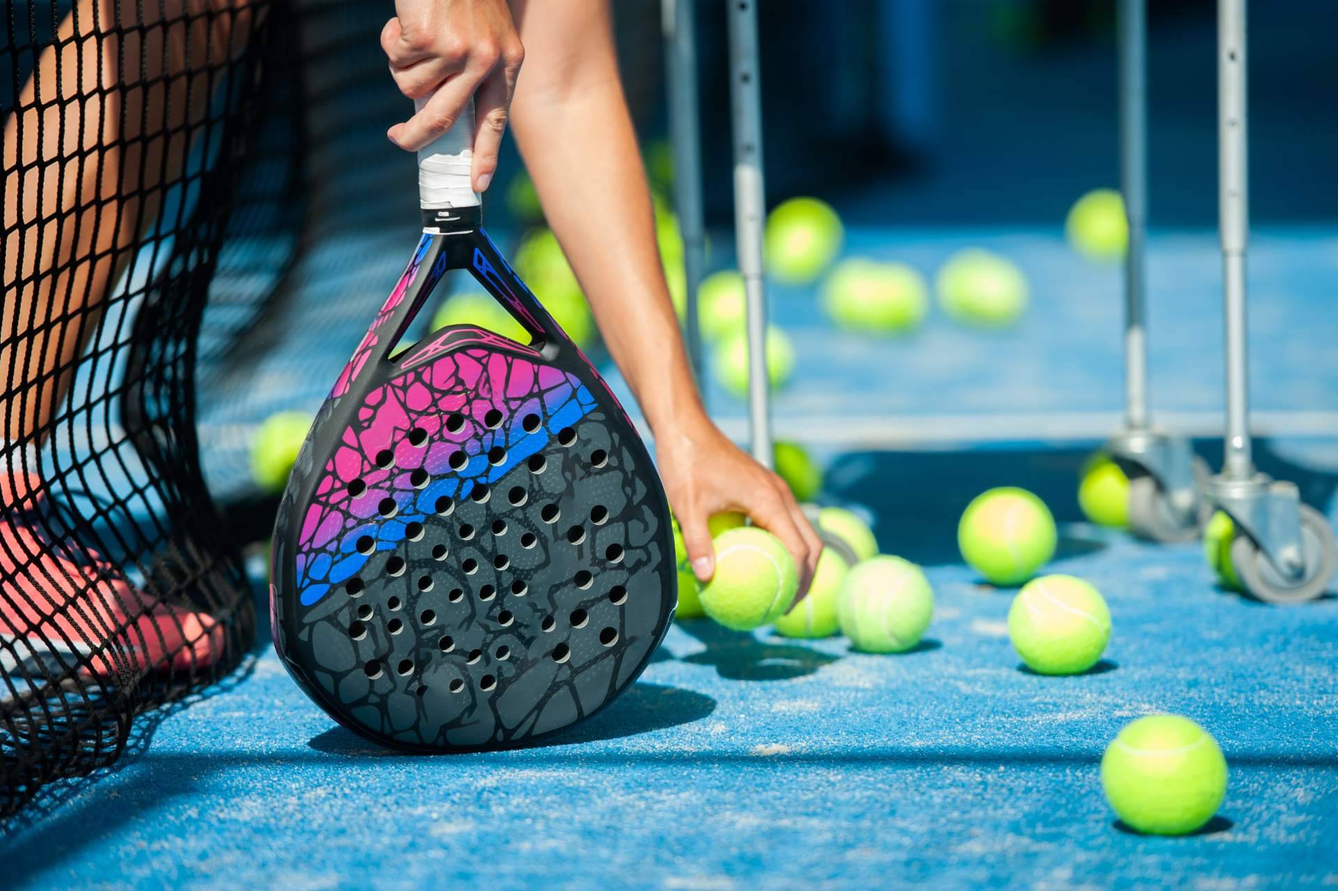 El pádel se convierte en el deporte de moda entre todas las edades, por SPORT AND TREND