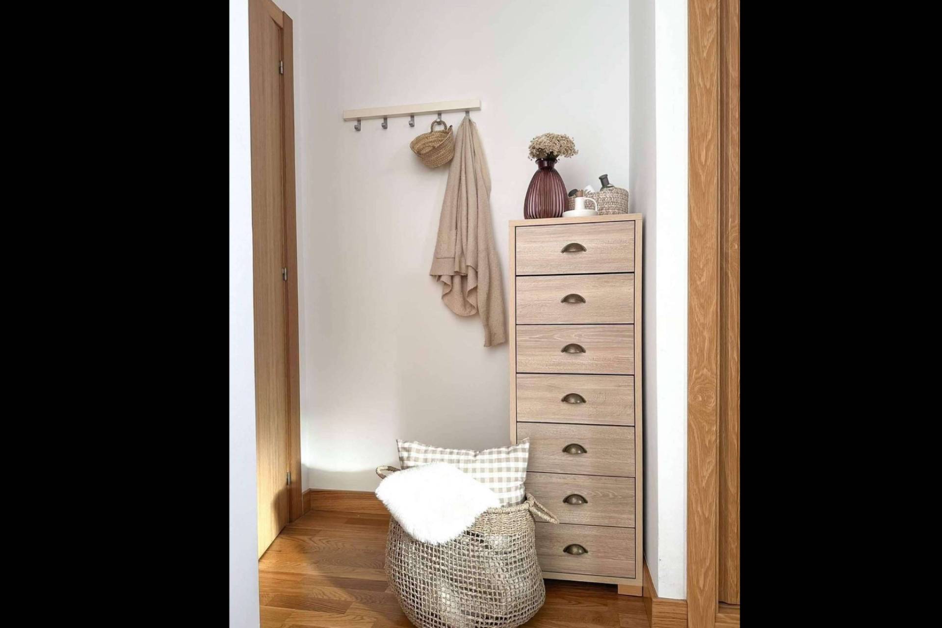 En keddeko muebles, diseñan y fabrican mesitas, cómodas y chifonieres a medida, funcionales y de calidad